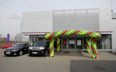 Оформление входной группы шарами